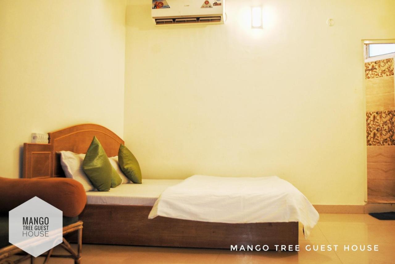 Mango Tree Guest House Rishīkesh Exteriör bild